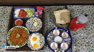 میز غذا اقامتگاه بوم گردی کوهستان - قلات - شیراز - فارس